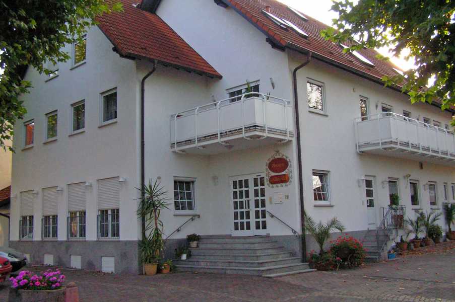 pension Schlossblick, Schlostr.19, 64625 Bensheim-Auerbach, tel. 06251-869184, ons overnachtingadres.