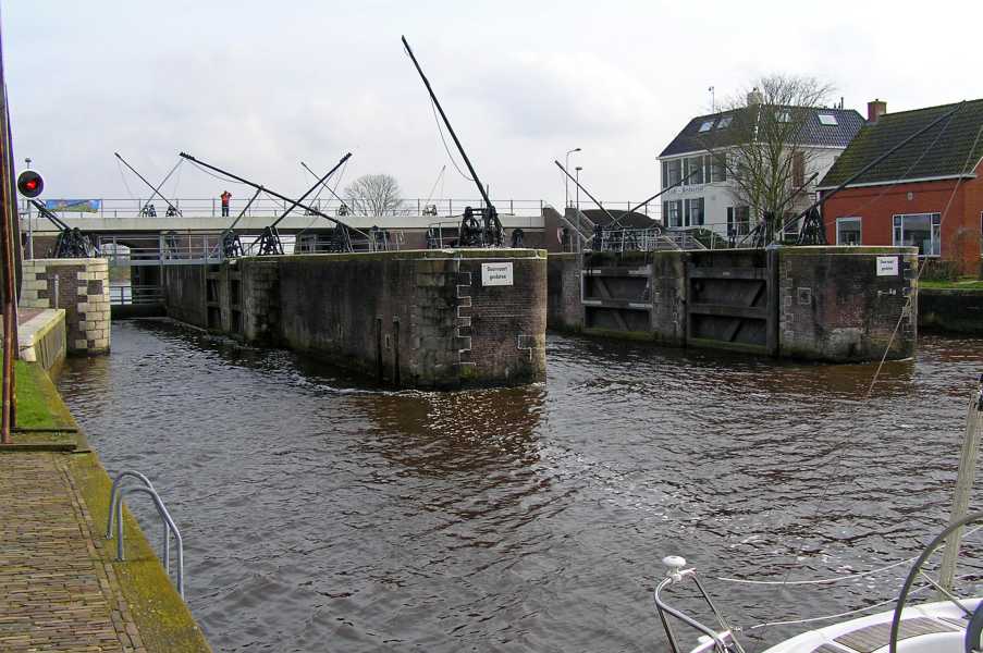 Robbengat tocht met de FLAL vanuit Lauwersoog op 5 februari 2011

Dokkumer Nieuwe Zijlen
