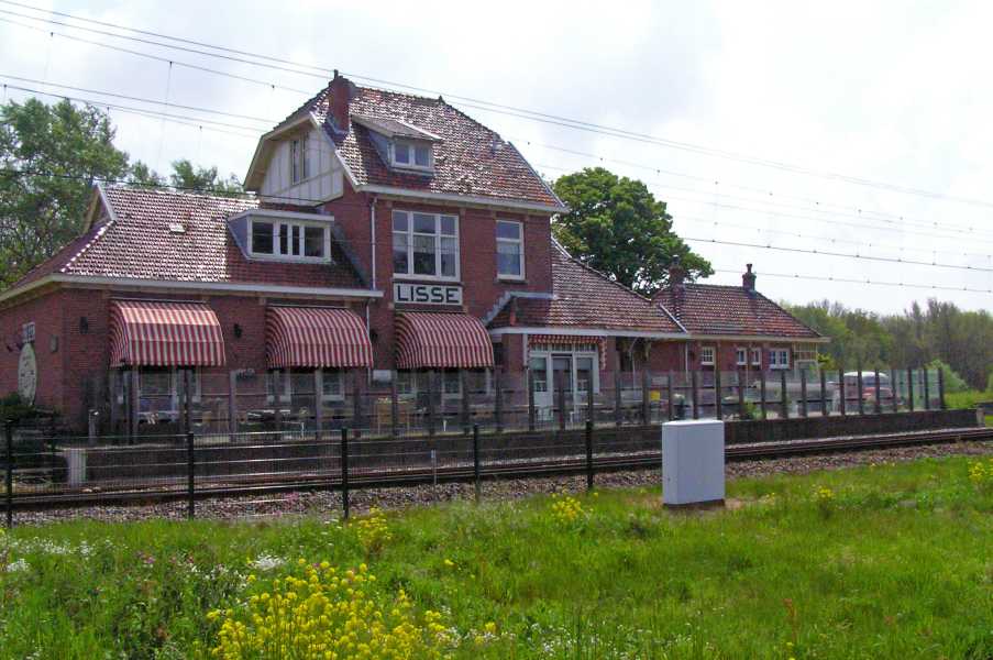 de 40 km lange WS78 Bollenstreektocht vanuit Voorhout

voormalig station Lisse, thans Restaurant De Verloren Koffer 