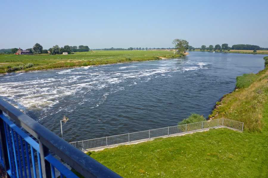 Airbornepad

de Maas bij Grave beneden de sluis