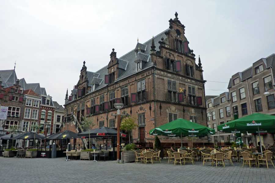 Airbornepad

De Waagh aan de Grote Markt 
te Nijmegen 