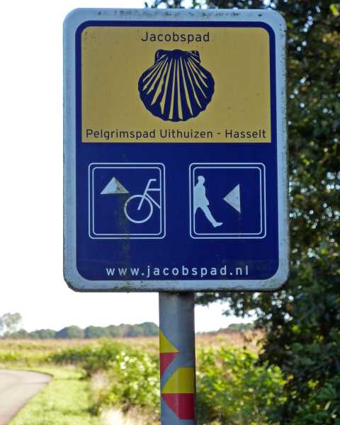 

Jacobspad en Drenthepad markering.