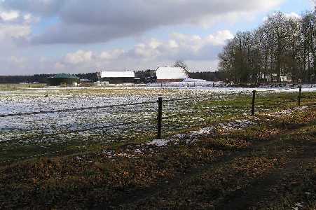 Met de FLAL-De Moere-tocht 
vanuit Grolloo, Drenthe;
boerderij in het Drouwenerveld, 
langs de N857 