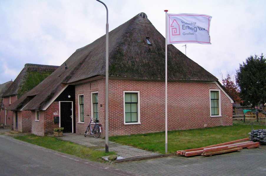 

in deze boerderij aan de Voorstreek te Grolloo oefenden de bluesgroep Cuby and the Blizzards voor hun langspeelplaat GROETEN UIT GROLLO (met ��n o).