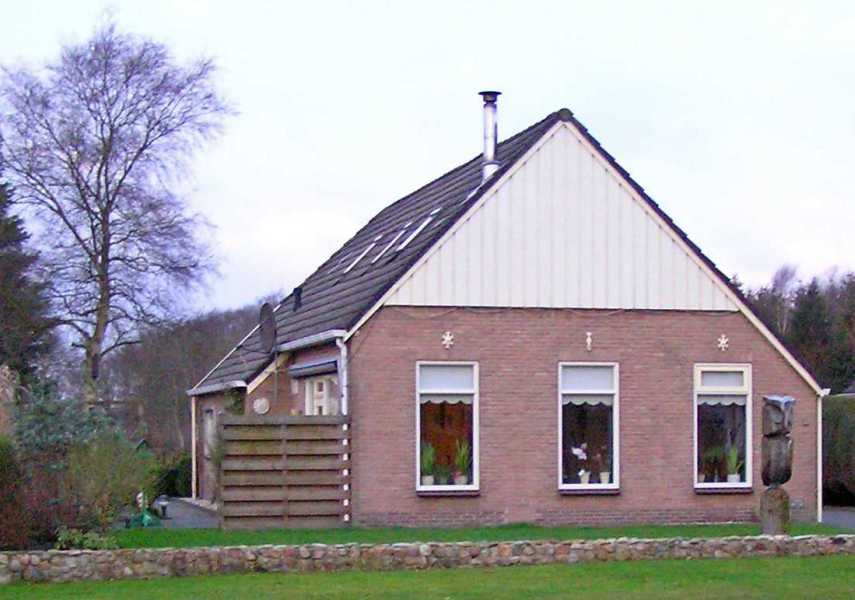

Ons overnachtingadres: Bed & Breakfast in Grolloo, Familie B. Luinge, Amerweg 16, 9444 PB Grolloo, tel. 0592-501491.