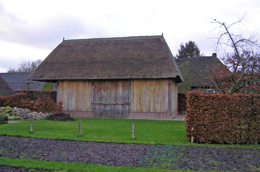

karakteristieke schuur langs de Amerweg/Voorstreek.