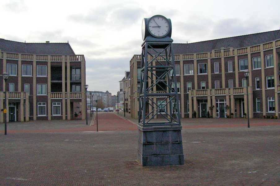 

stationsplein van Brandevoort (Helmond).