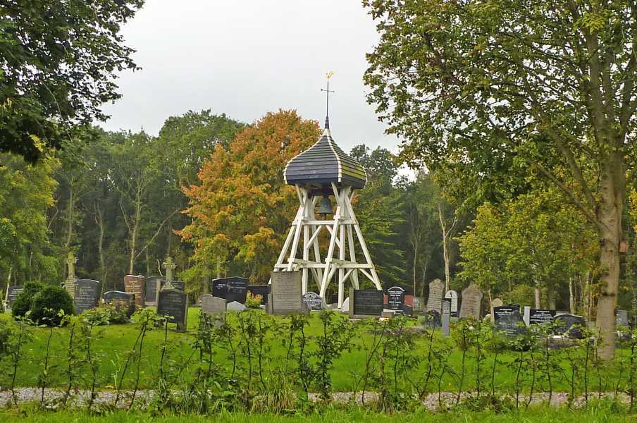 begraafplaats Ruigahuizen met klokkestoel