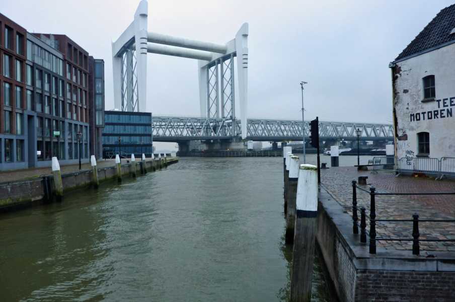 brug over de Oude Maas