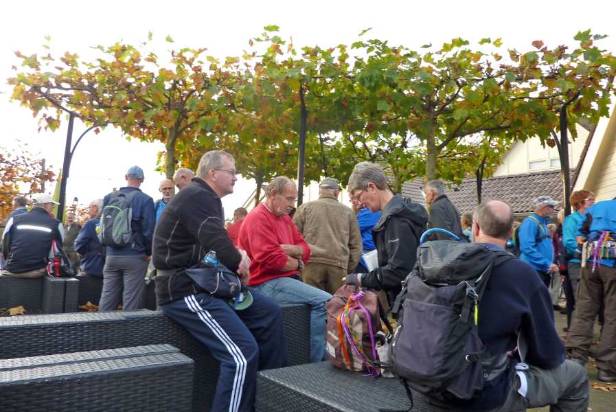 

bij de start, Hotel Van der Valk te Spier.