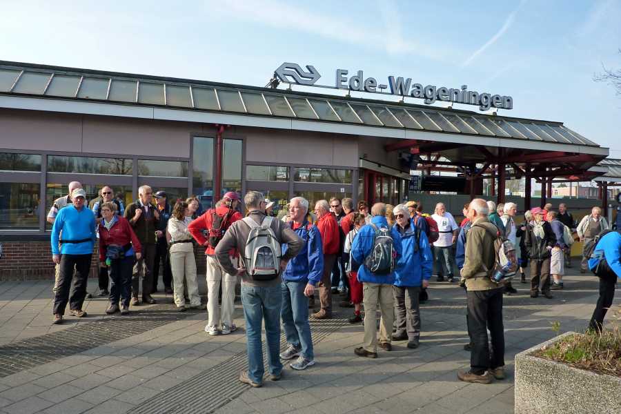 voor NS station Ede-Wageningen