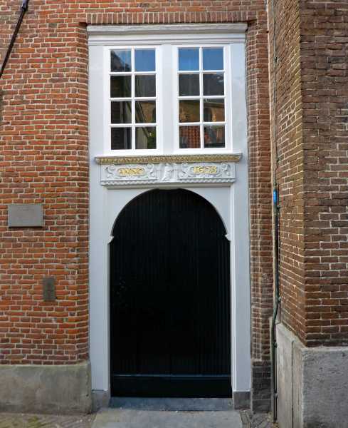 

Bartolomeus Gast- en Armenhuis aan de Gasthuissteeg te Weesp.